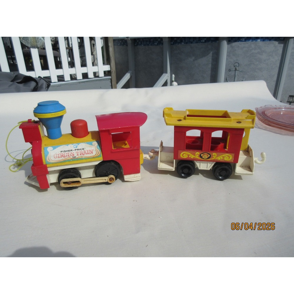 Vintage Fisher-Price Circus Train 991 Pull Toy 1973 Red Yellow Locomotive Car